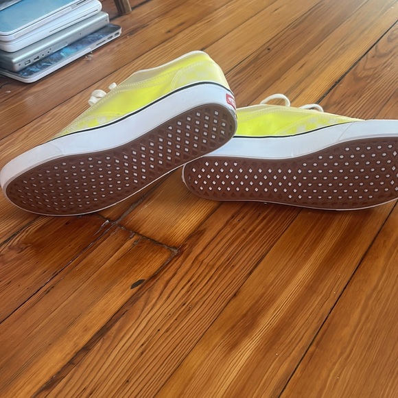 Awesome pair of very unique vans. - Picture 4 of 6